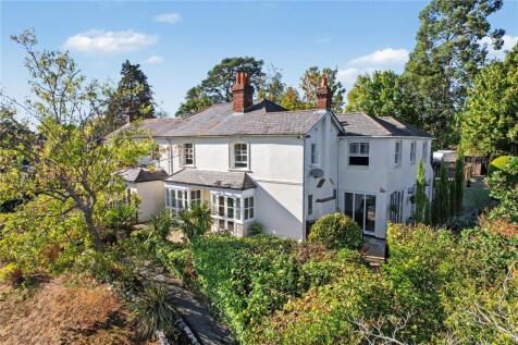Lodge Hill Road, Lower Bourne, Farnham, Surrey, GU10