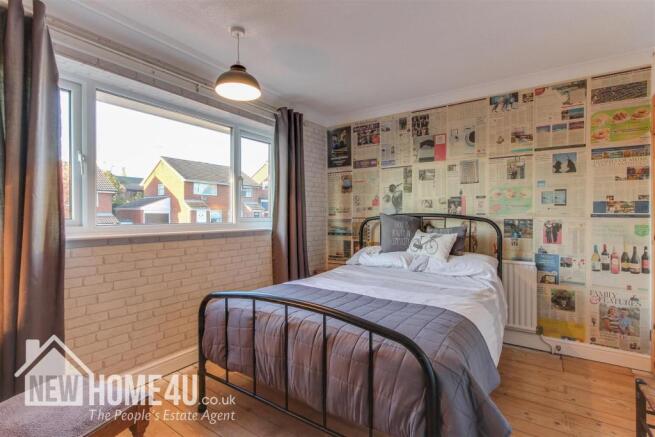 MASTER BEDROOM:
