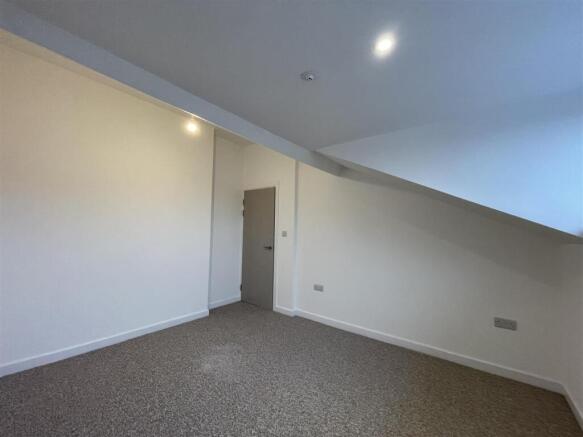 15 bed Block of Apartments for sale Image 8