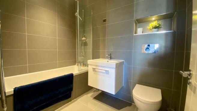 Bayscape bathroom (1)