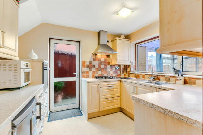 Photo 10