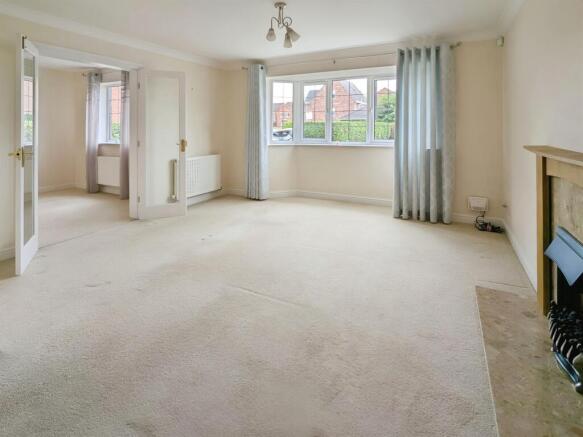 2 bed Apartment for sale Image 4
