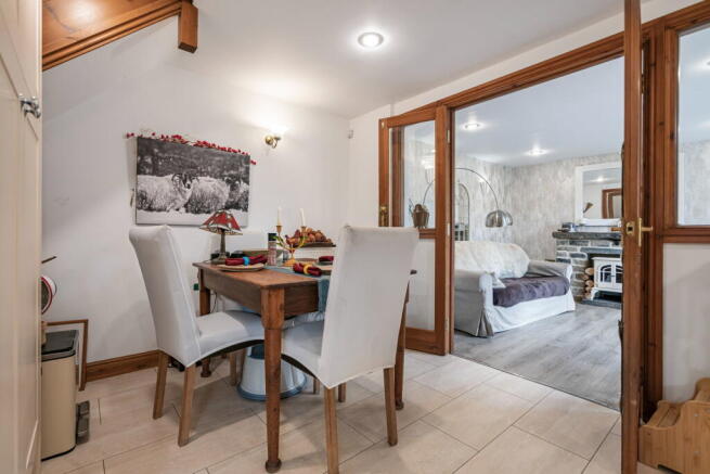 5 bed Barn Conversion for sale Image 10