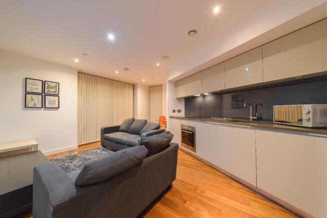 1 bed Apartment to rent Image 6