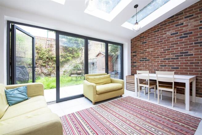 119 Gassiot Road breakfast room.jpg