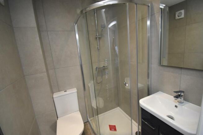 En-Suite To Master Bedroom