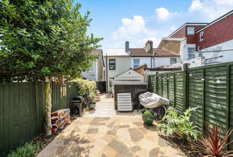 Clifton Road, London, SE25