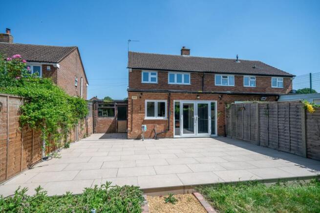 Ledwell Road, Caddington, LU1 photo 4