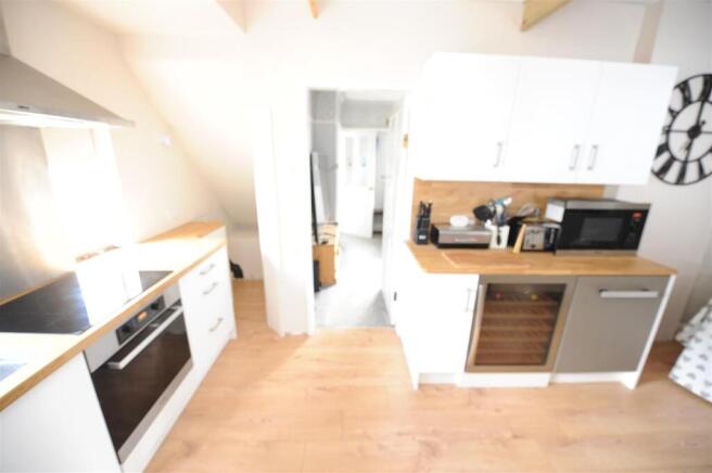 3 bed Semi-Detached for sale Image 7