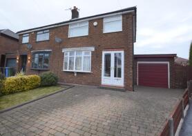 53, Warren Close, Denton M34 2DT