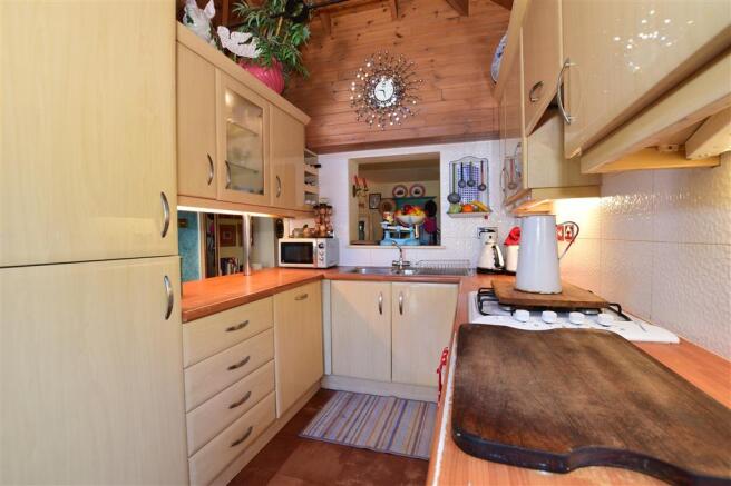Kitchen/Breakfast Area