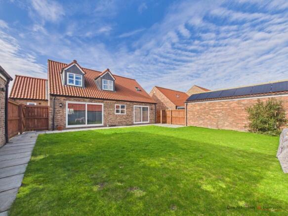 4 bed Detached for sale Image 5