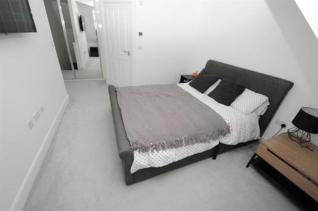 3 bed Semi-Detached for sale Image 7