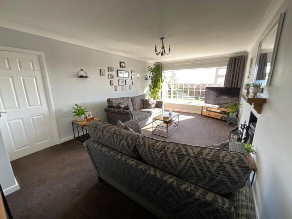 4 bed Detached Bungalow for sale Image 5