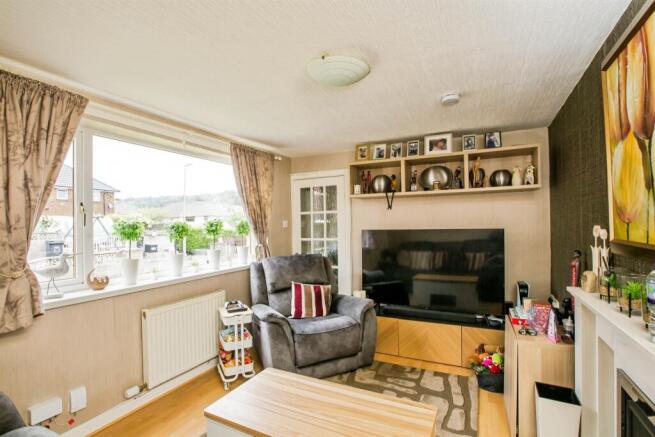 3 bed Semi-Detached for sale Image 4
