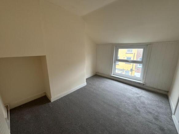 3 bed Terraced to rent Image 12