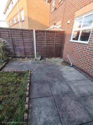 3 bed Terraced to rent Image 3