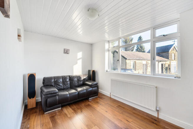 6 bed Detached for sale Image 9