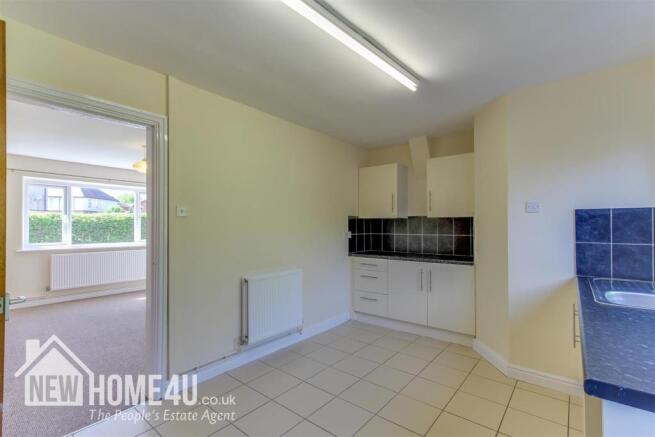 KITCHEN: