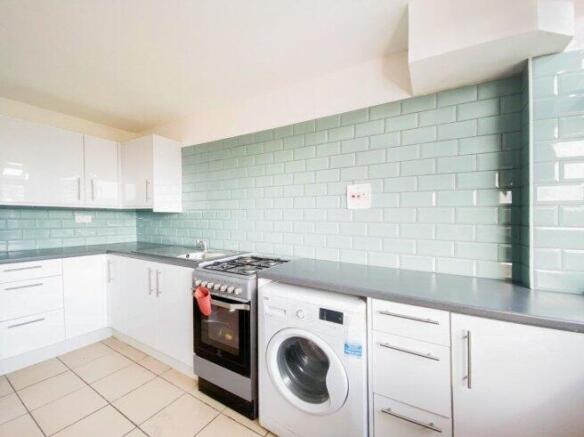 room-1-flat-12-prichard-court-n7-8hz-1064701