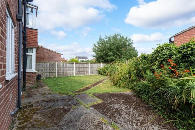 4 bed Semi-Detached for sale Image 12