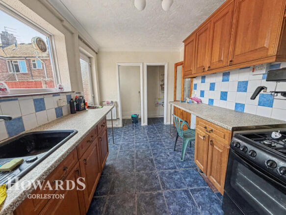 Magdalen Way, Gorleston photo 4