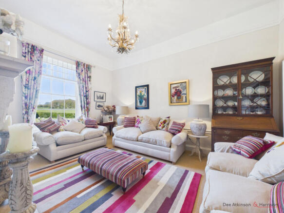 6 bed Detached for sale Image 5