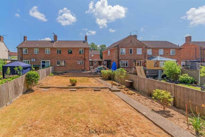 29 Crundwell- Rear garden_-7.jpg