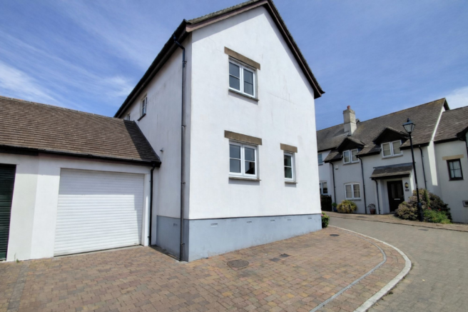 Garage & Parking