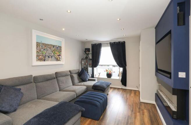 4 bed Semi-Detached for sale Image 11