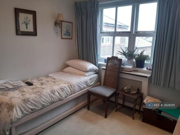 2nd Floor Double Bedroom (Exclusive Access)