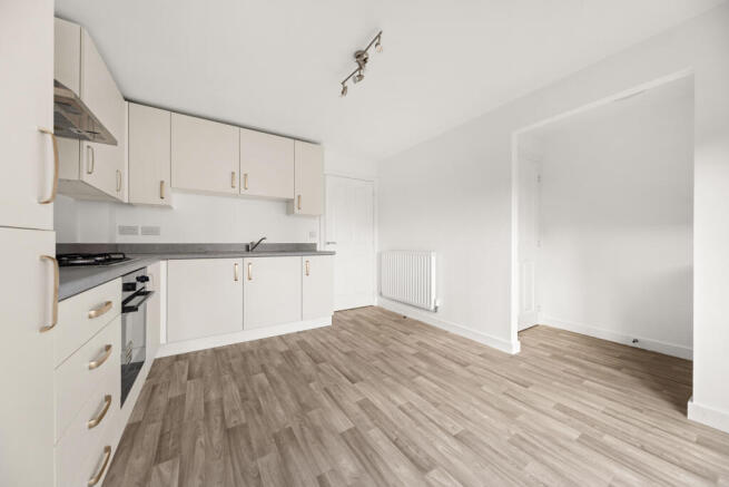 3 bed Semi-Detached for sale Image 8