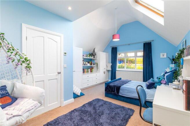 4 bed Detached for sale Image 10