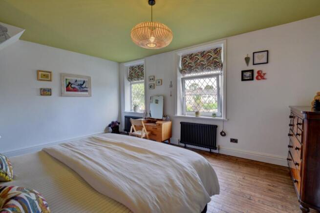 Bed 8.jpg
