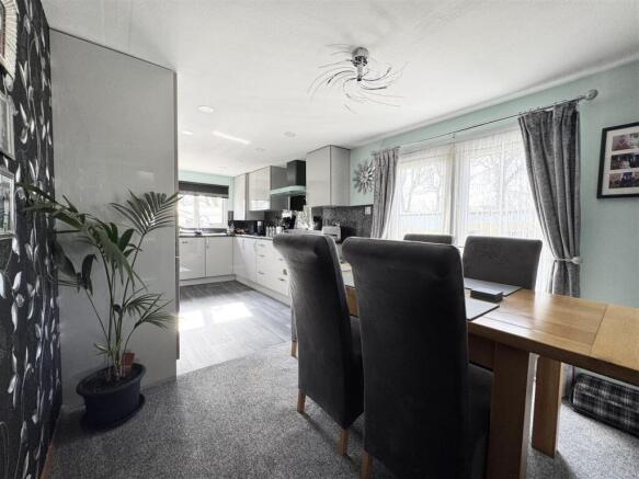 2 bed Park Home for sale Image 12