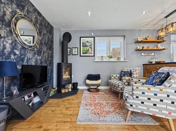 4 bed Detached for sale Image 7