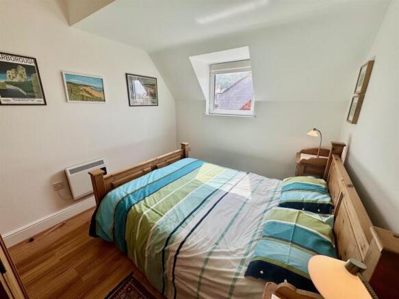 2 bed Flat for sale Image 4