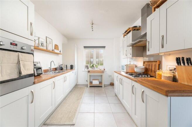 4 bed Detached for sale Image 6