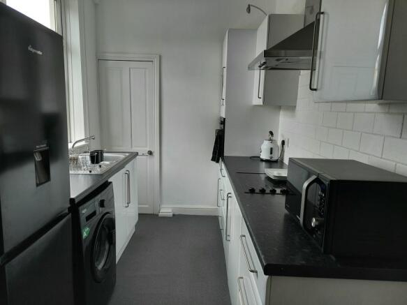 Photo 10