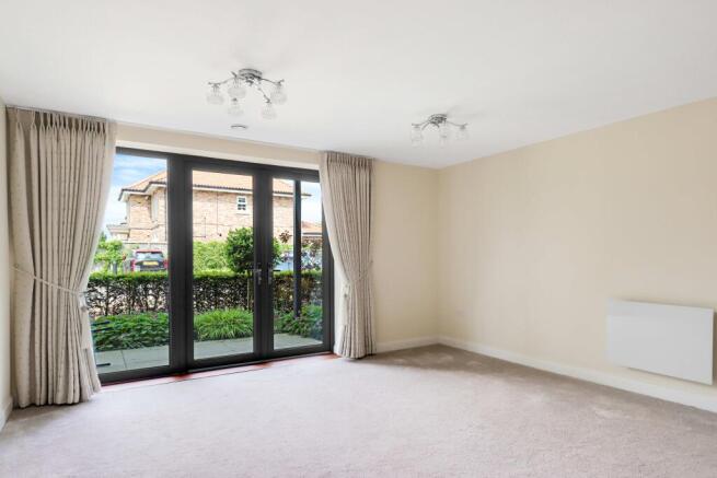 2 bed Retirement Property to rent Image 6
