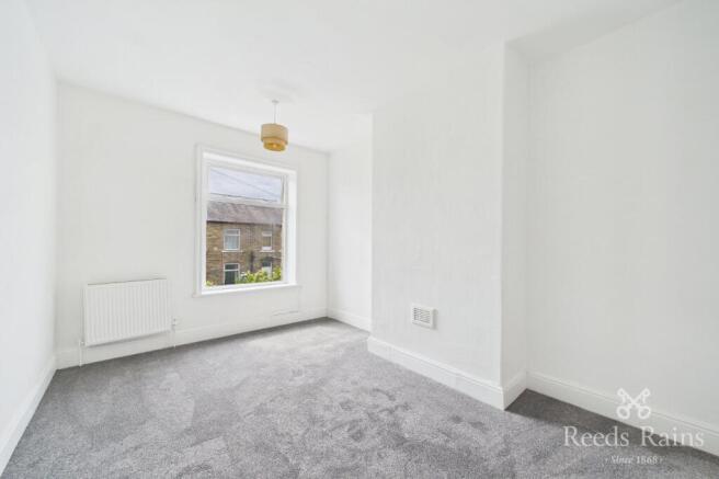2 bed Terraced to rent Image 6