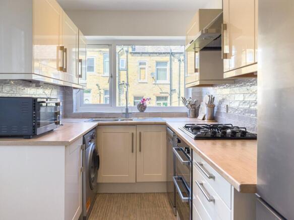 3 bed Terraced for sale Image 3