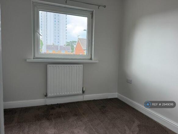 3 bed Terraced to rent Image 8