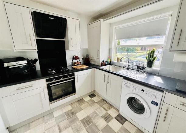2 bed Apartment for sale Image 7