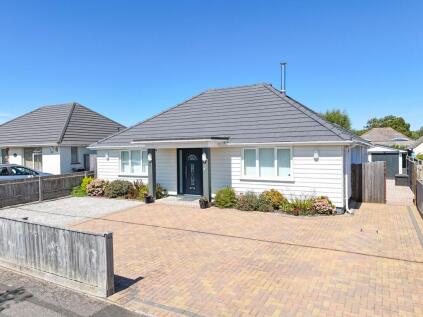 Heathwood Avenue, Barton on Sea, New Milton, BH25