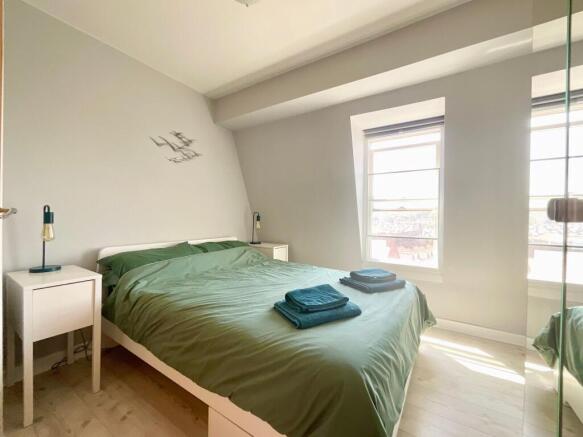2 bed Flat for sale Image 8