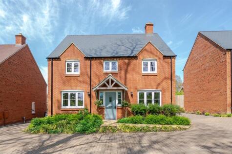 Tanters Road, Towcester, NN12