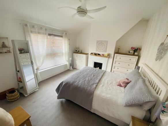 Bedroom 1_lge