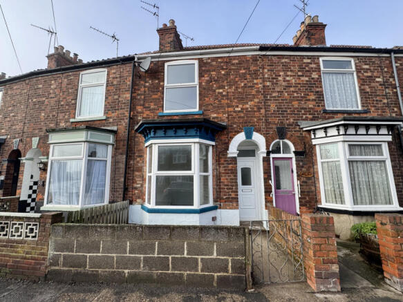 2 Bedroom Mid-Terrace House - For Sale