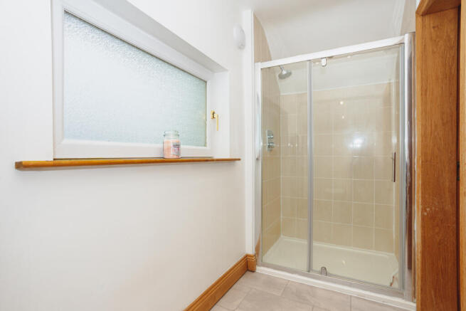 Bedroom Four/Five En-suite